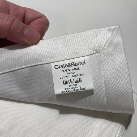 NWOT Crate & Barrel Classic White Napkin - Set of 8 - Picture 3 of 5